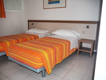 hotel schlafen zweibettzimmer